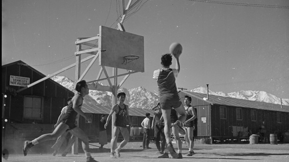.Manzanar_Relocation_Center,_Manzanar,_California._Basketball_games_are_part_of_the_regular_schedule_._._._-_NARA_-_536935.tif.jpg